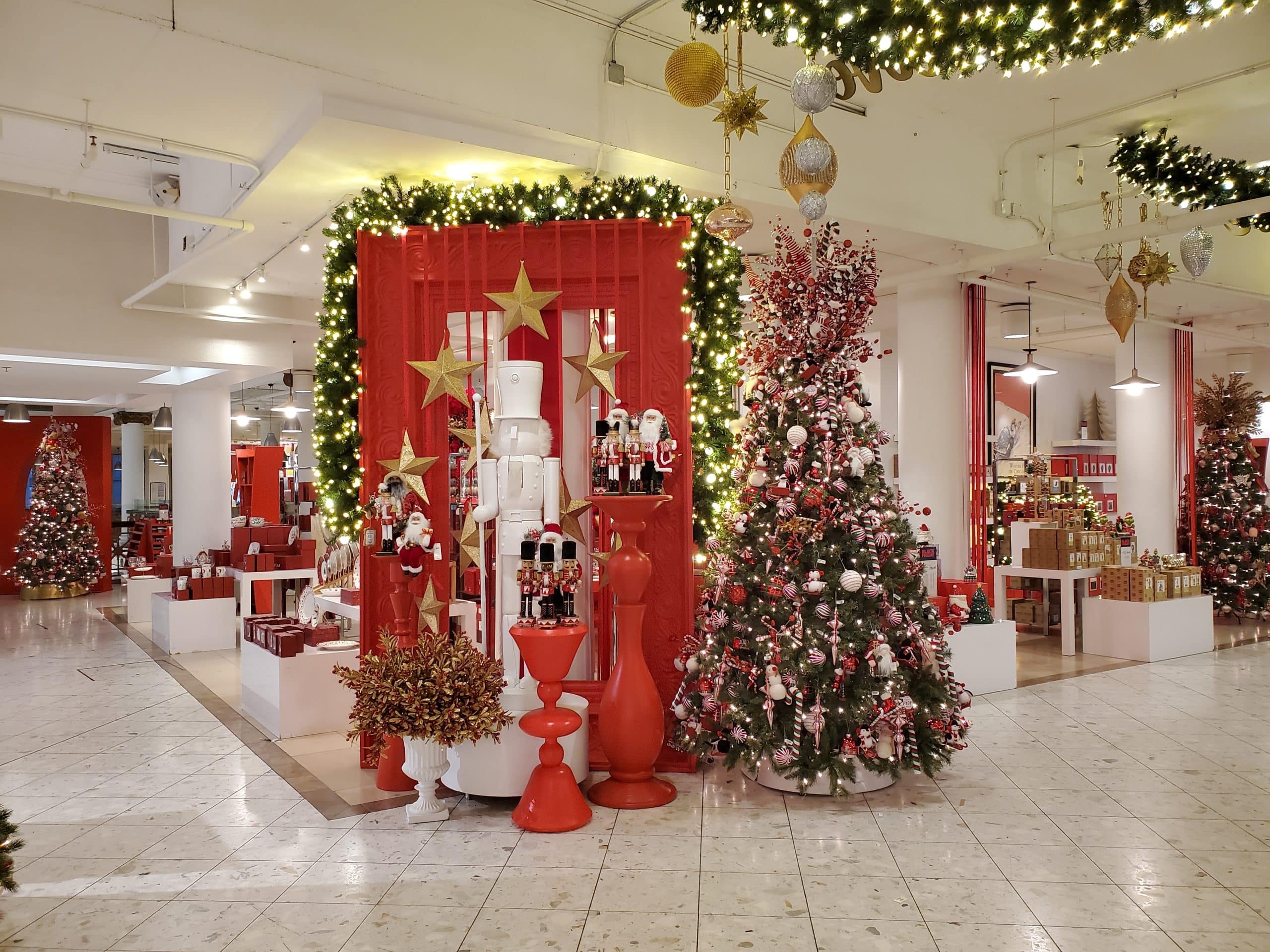 A big box retailer upgrades their WES software to enhance goods-to-person picking automation